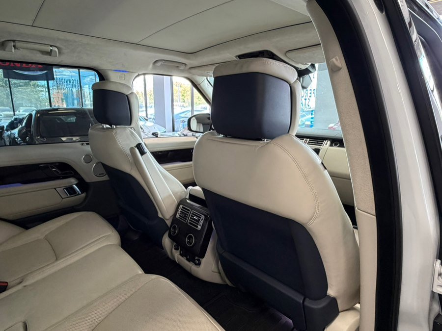 Used 2019 Land Rover Range Rover Supercharged AWD/4WD image 24