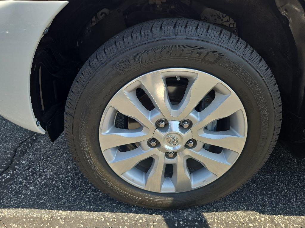 Used 2012 Toyota Sequoia Platinum AWD/4WD image 22