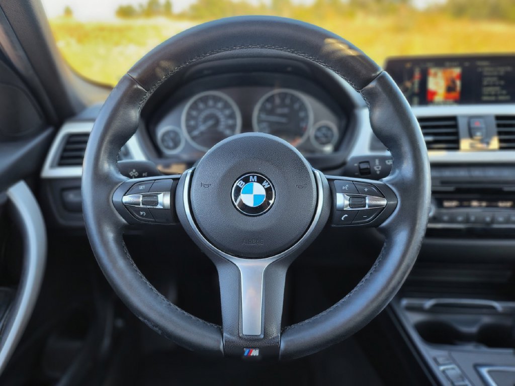 Used 2016 BMW 320i xDrive Sedan AWD/4WD image 17