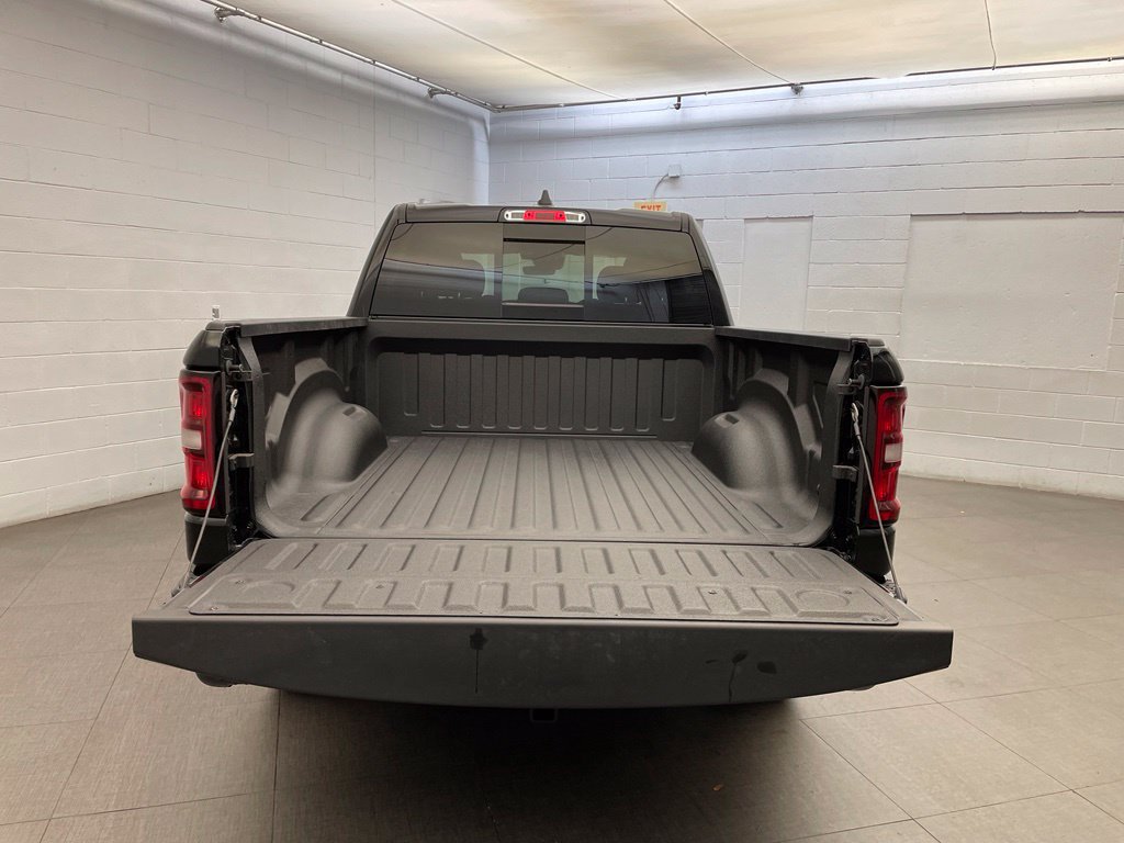 New 2026 RAM 1500 Express AWD/4WD image 5