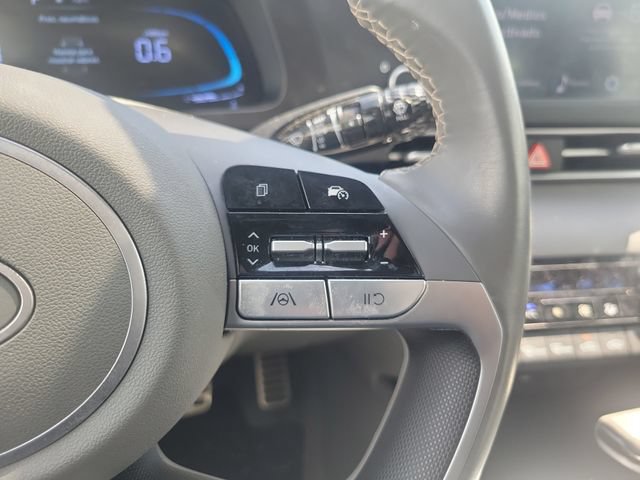 Used 2025 Hyundai Elantra Sport FWD image 23