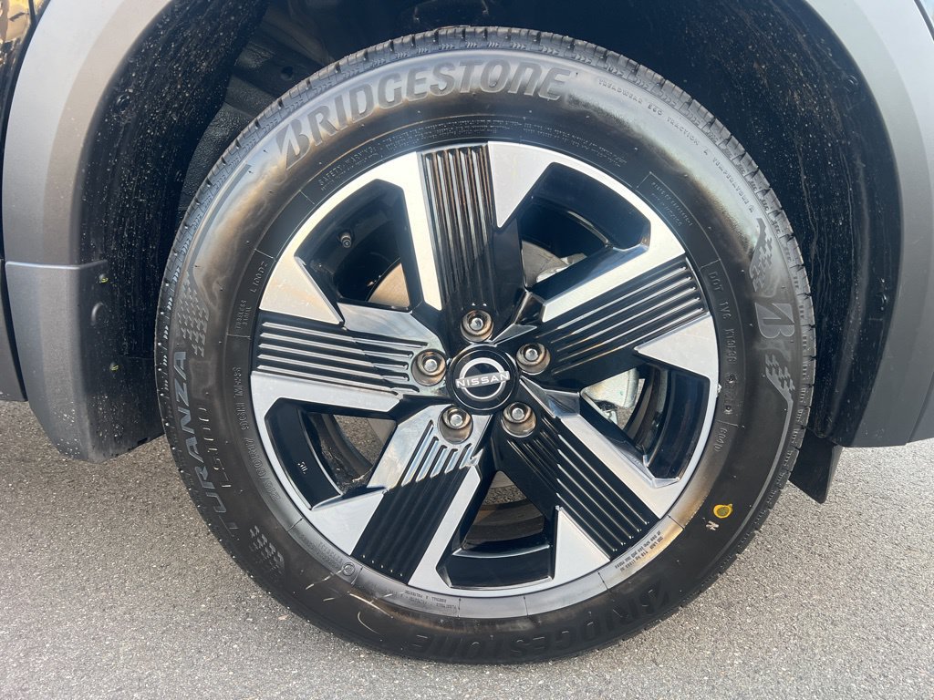 New 2026 Nissan Kicks SV w/ SV Premium Package AWD/4WD image 34