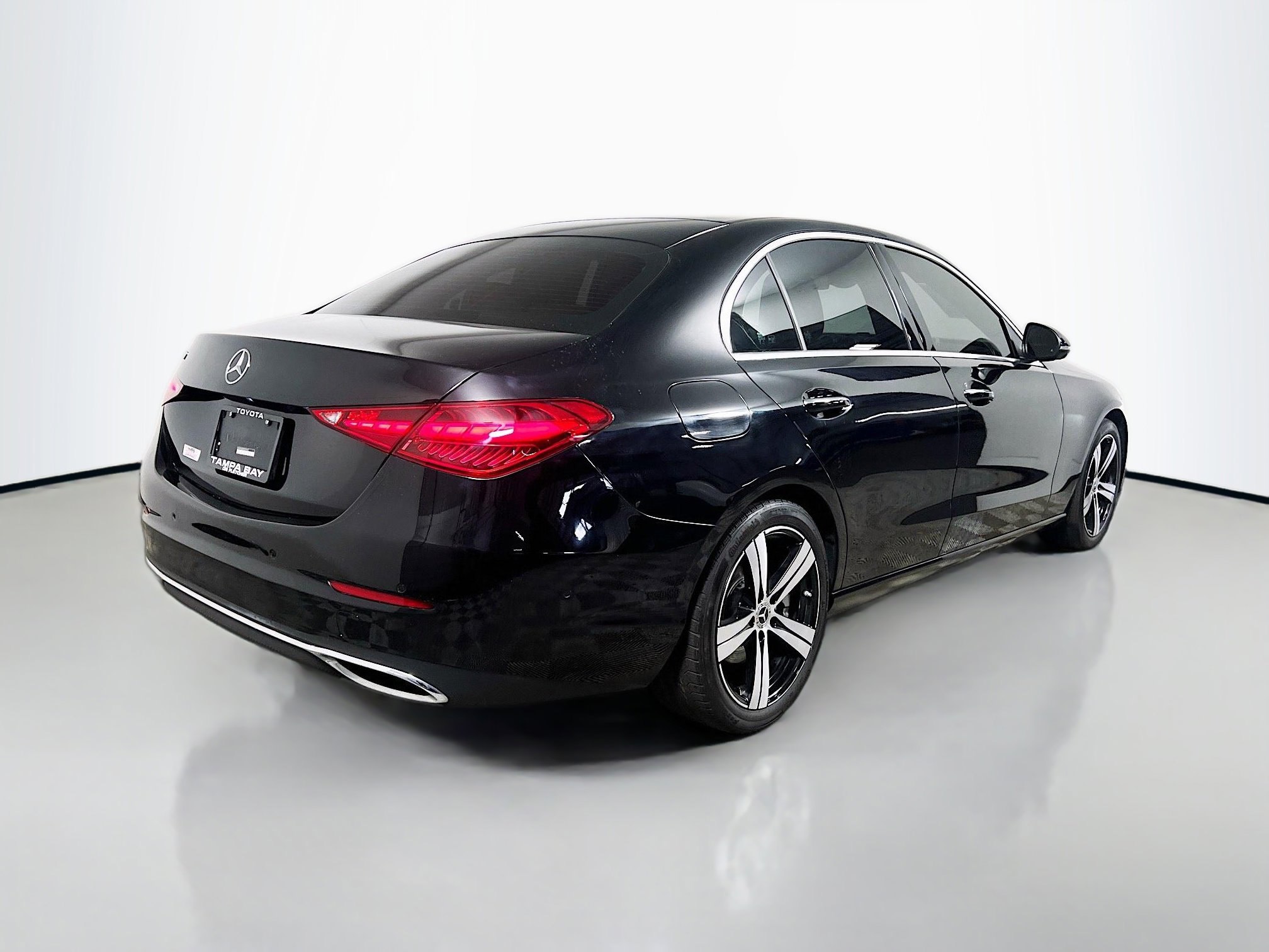 Used 2024 Mercedes-Benz C 300 Sedan w/ Exclusive Trim Package image 4