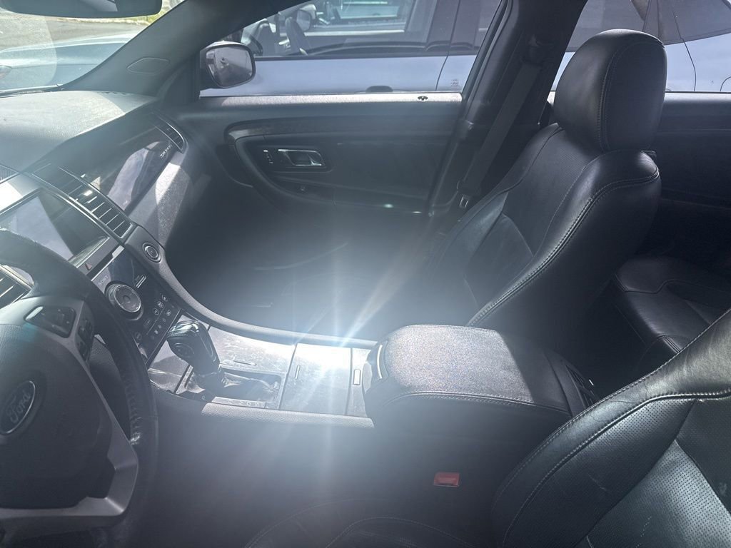 Used 2017 Ford Taurus Limited FWD image 8