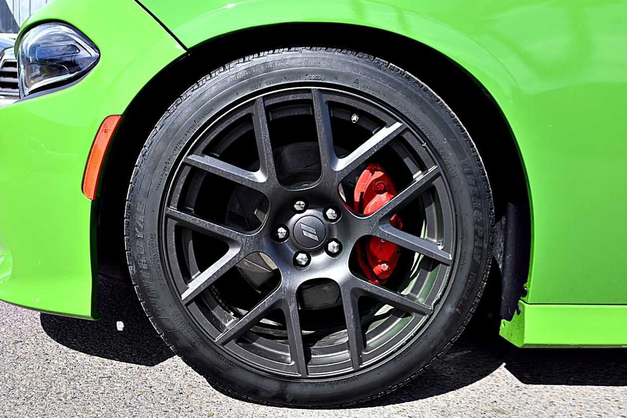 Used 2017 Dodge Charger R/T Scat Pack w/ Technology Group RWD image 8