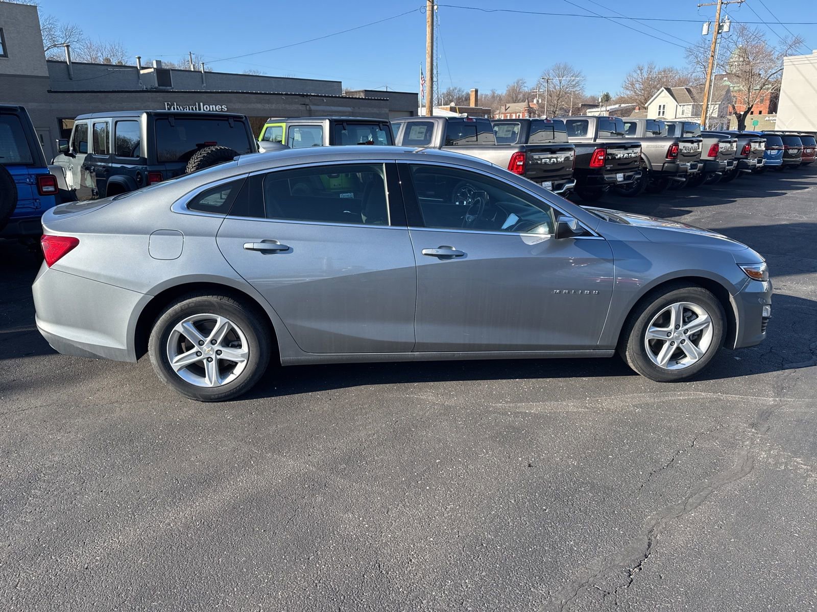 Used 2024 Chevrolet Malibu LT image 9