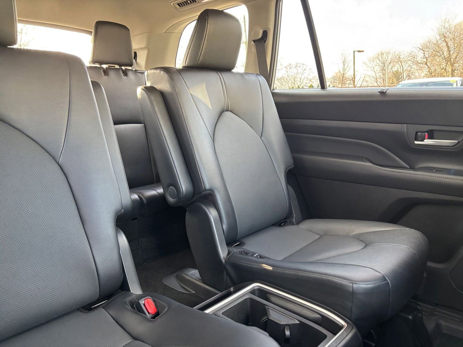 Used 2025 Toyota Grand Highlander FWD image 37