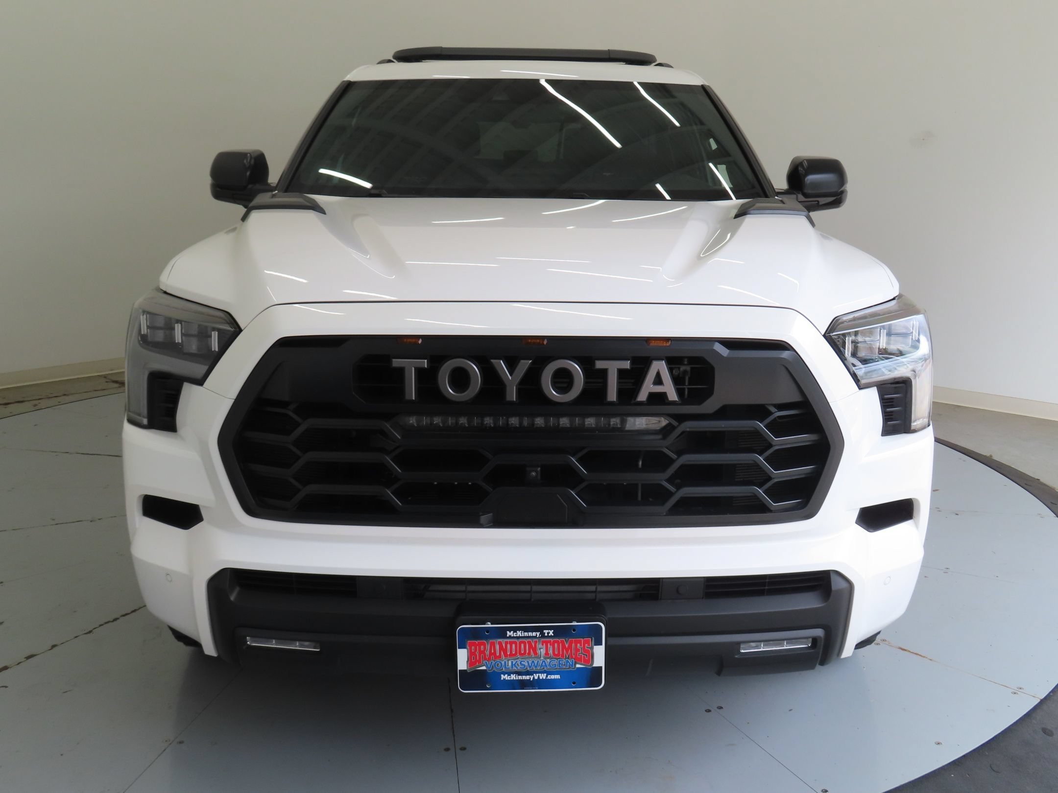 Used 2025 Toyota Sequoia TRD Pro AWD/4WD image 9