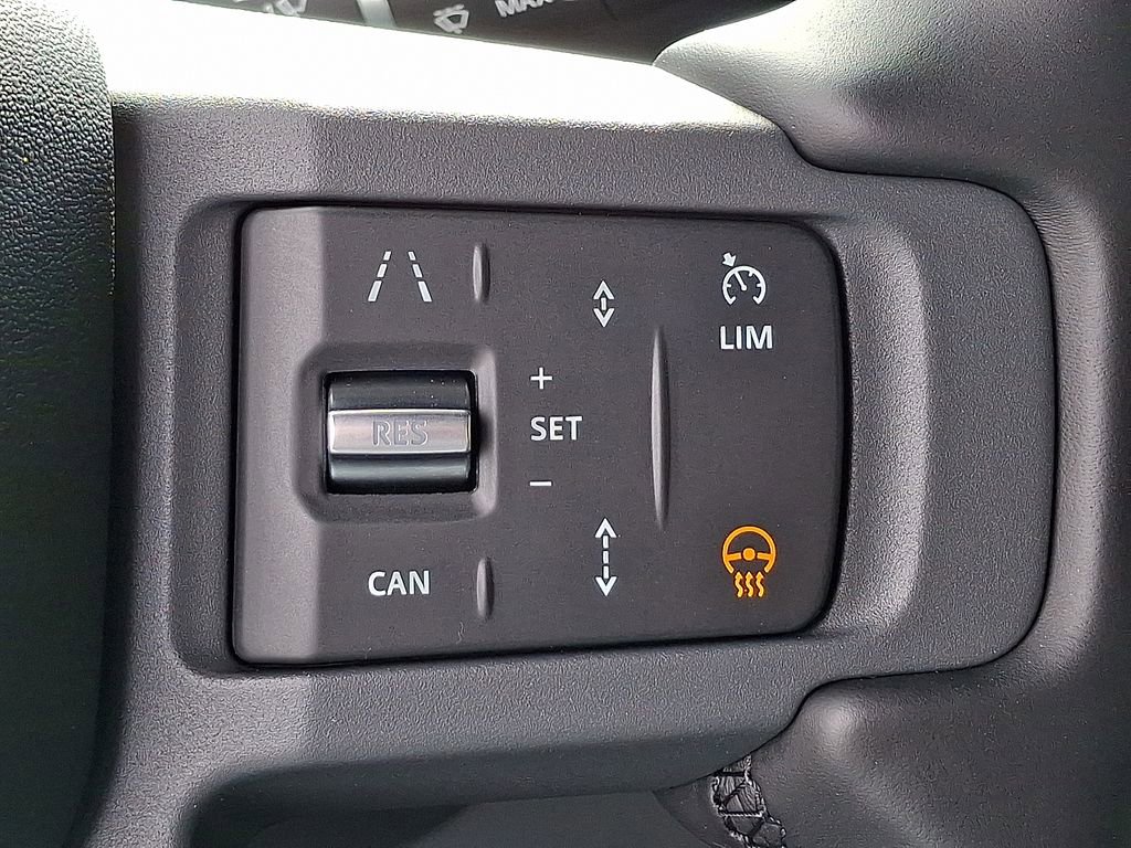 Used 2025 Land Rover Defender 110 S image 17