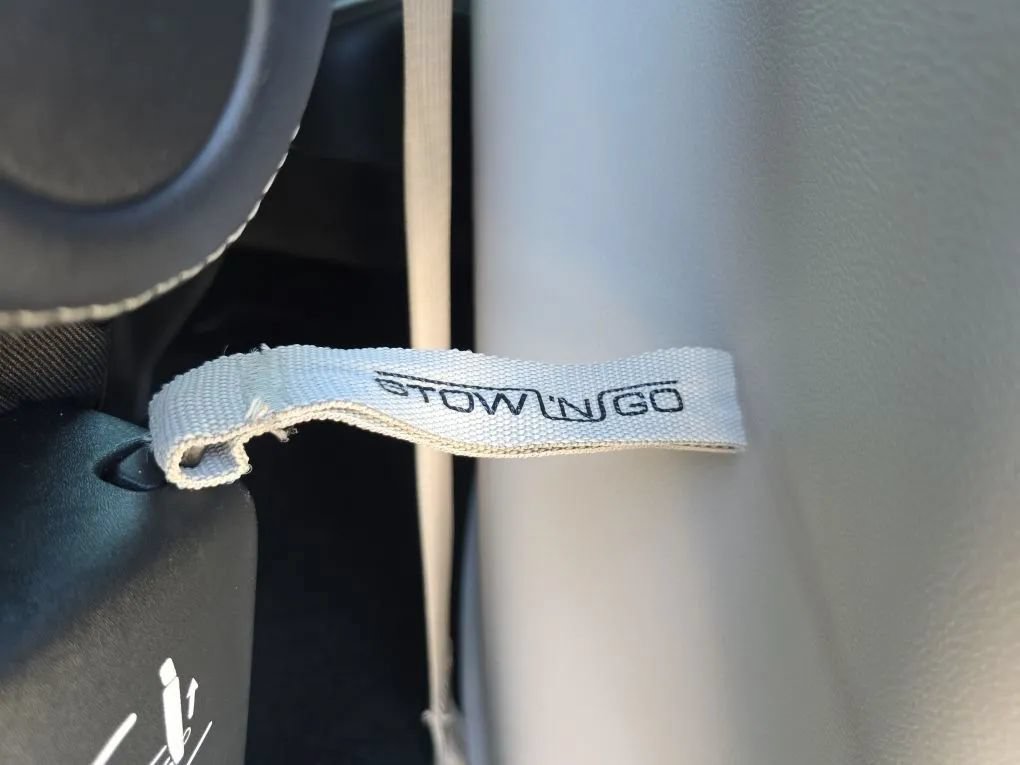 Used 2023 Chrysler Pacifica Touring-L FWD image 40