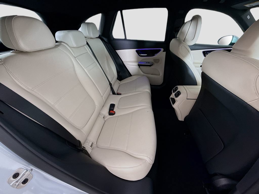 Used 2025 Mercedes-Benz GLC 350e 4MATIC image 26