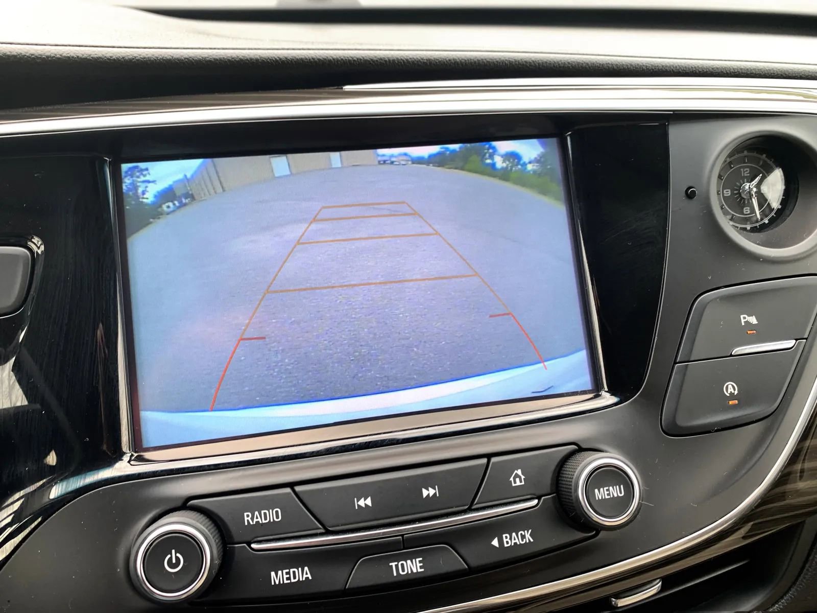 Used 2019 Buick Envision Essence image 13