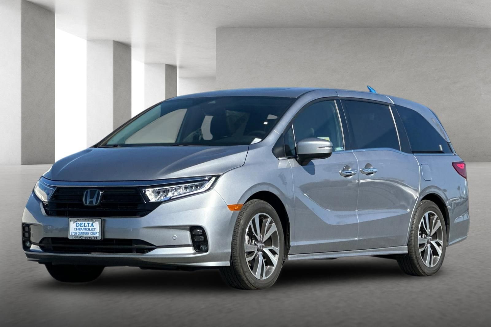 Certified 2024 Honda Odyssey Touring image 8