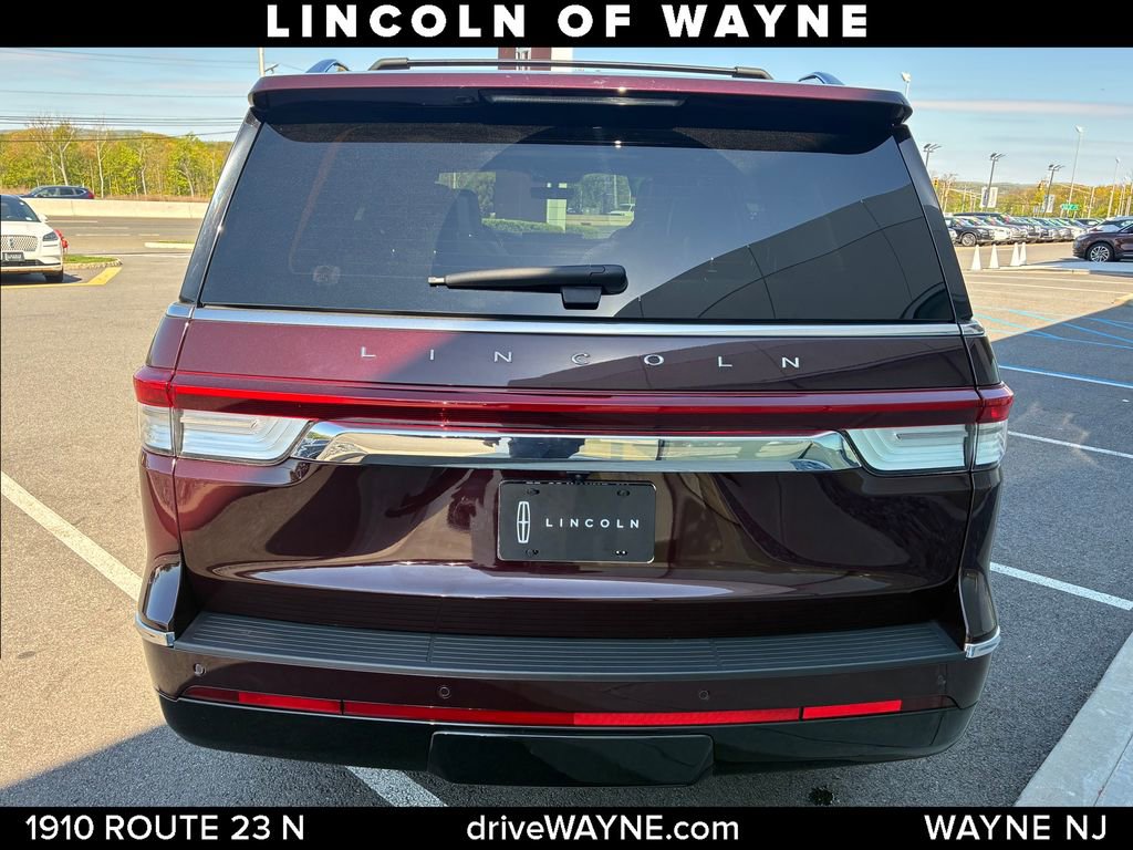Used 2023 Lincoln Navigator Reserve AWD/4WD image 5