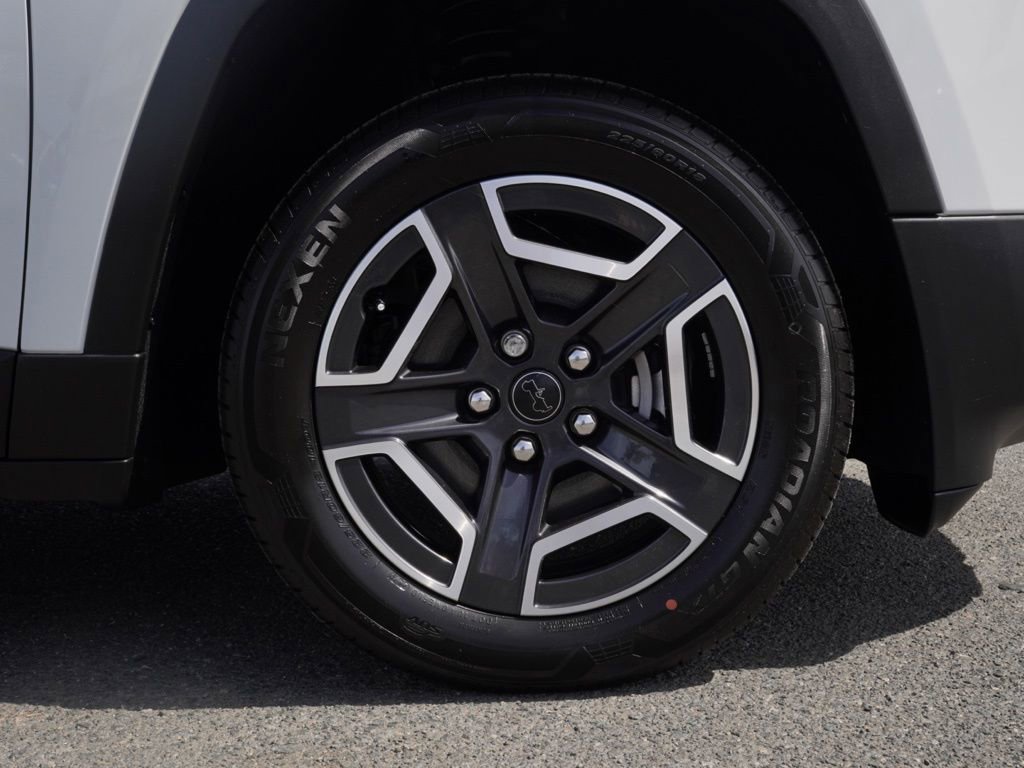 New 2026 Jeep Cherokee Laredo AWD/4WD image 10
