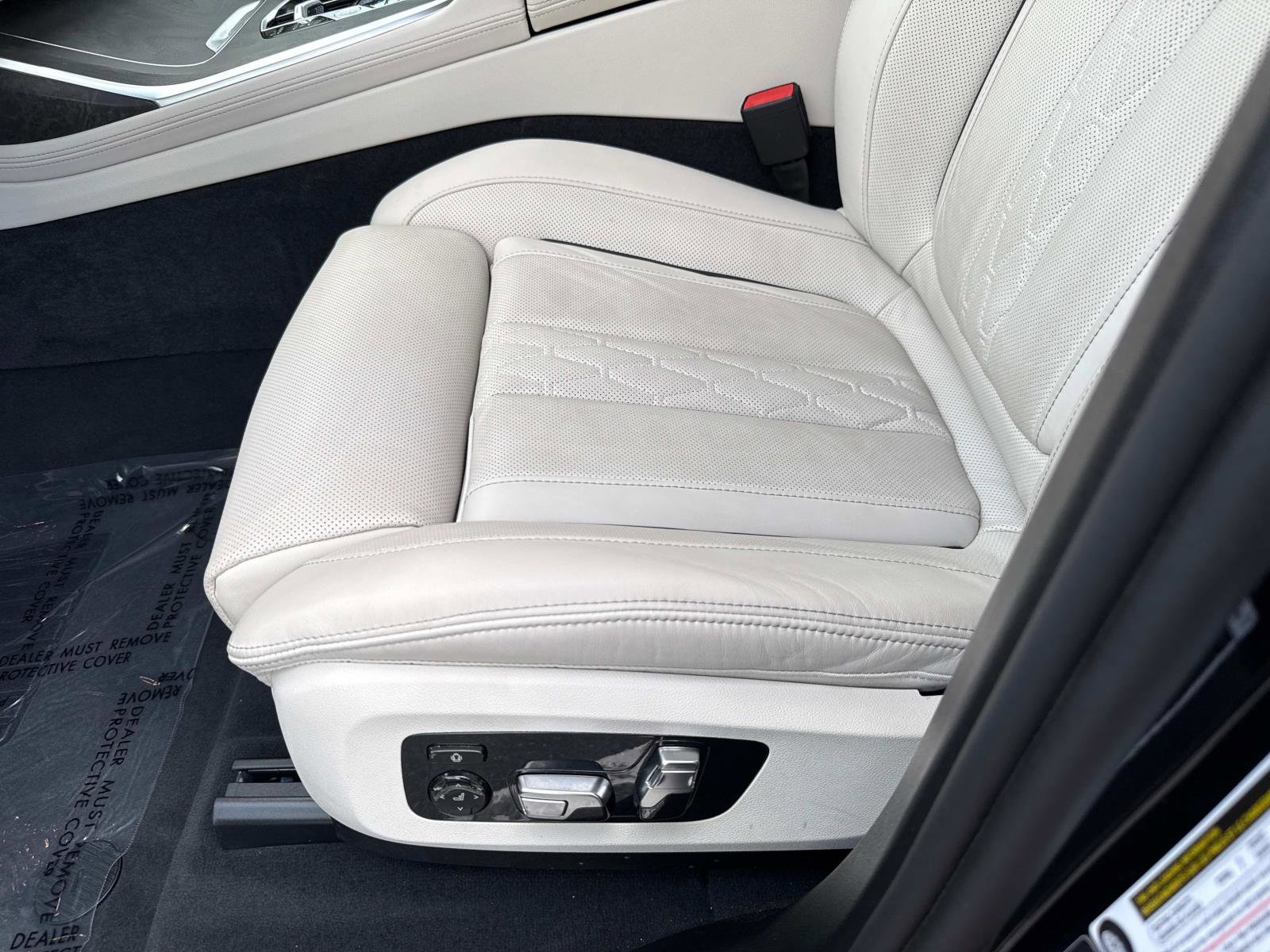 Certified 2025 BMW X7 xDrive40i w/ Premium Package image 19