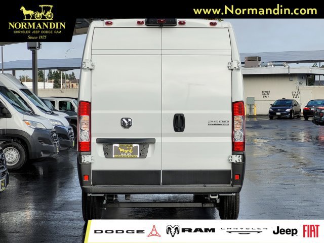 New 2024 RAM ProMaster 2500 w/ Convenience Group FWD image 5