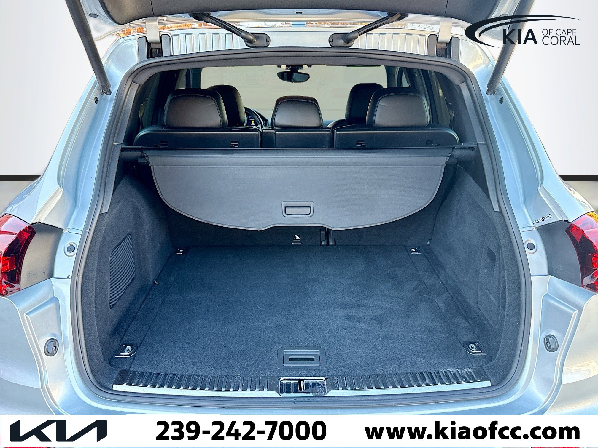 Used 2017 Porsche Cayenne S image 11