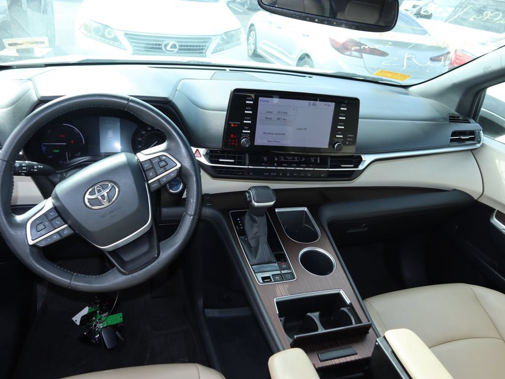 Used 2021 Toyota Sienna XLE FWD image 7