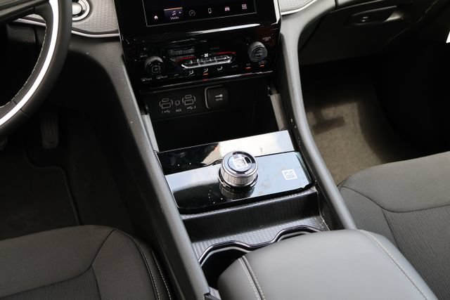 New 2026 Jeep Grand Cherokee Laredo w/ MOPAR Finishing Package RWD image 13
