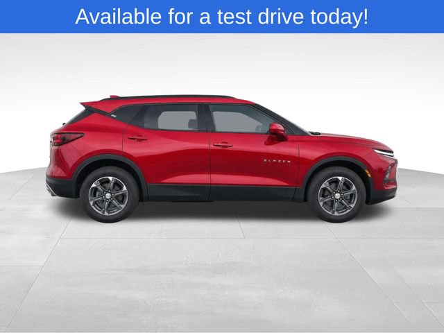 Used 2023 Chevrolet Blazer LT w/ Convenience Package FWD image 3