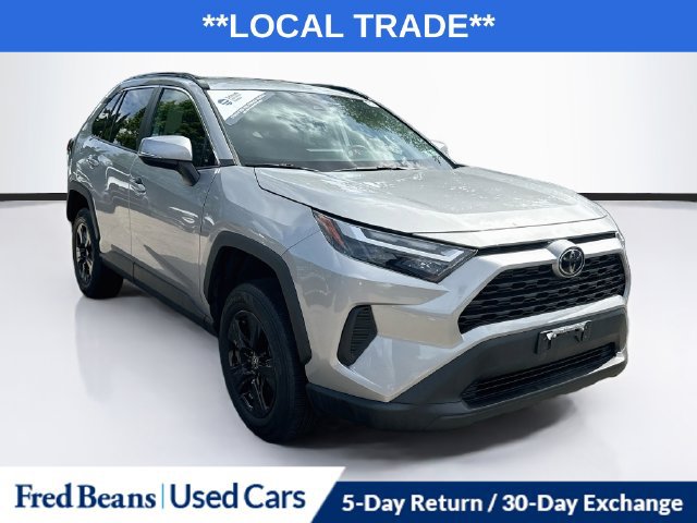 Used 2022 Toyota RAV4 XLE AWD/4WD image 1