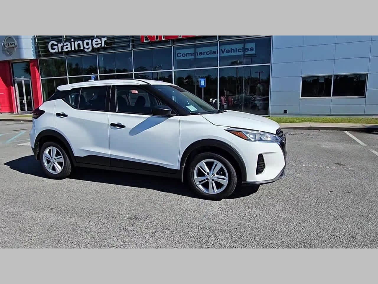 New 2025 Nissan Kicks Play S image 35