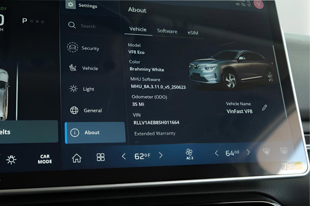 New 2025 VinFast VF 8 Eco image 16