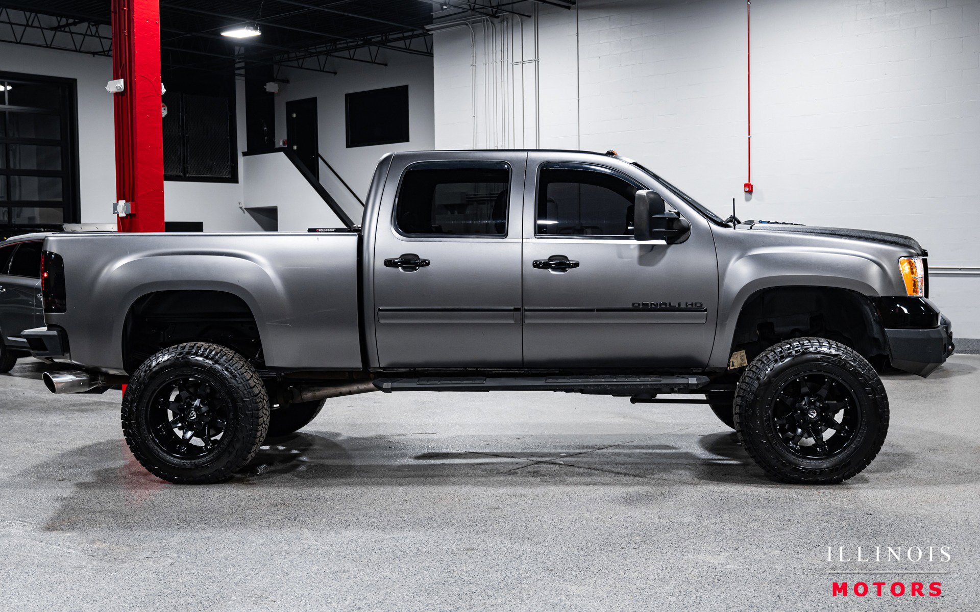 Used 2011 GMC Sierra 3500 Denali image 6