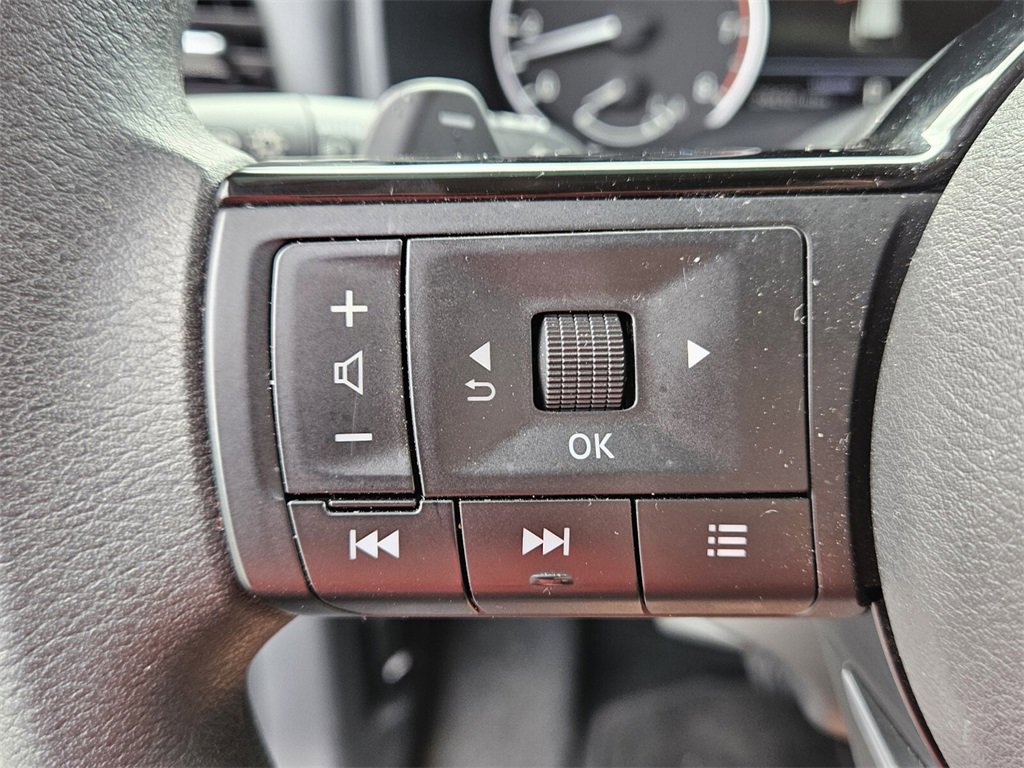 Used 2021 Nissan Rogue SV image 23