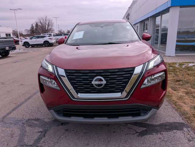 Used 2023 Nissan Rogue SV image 2