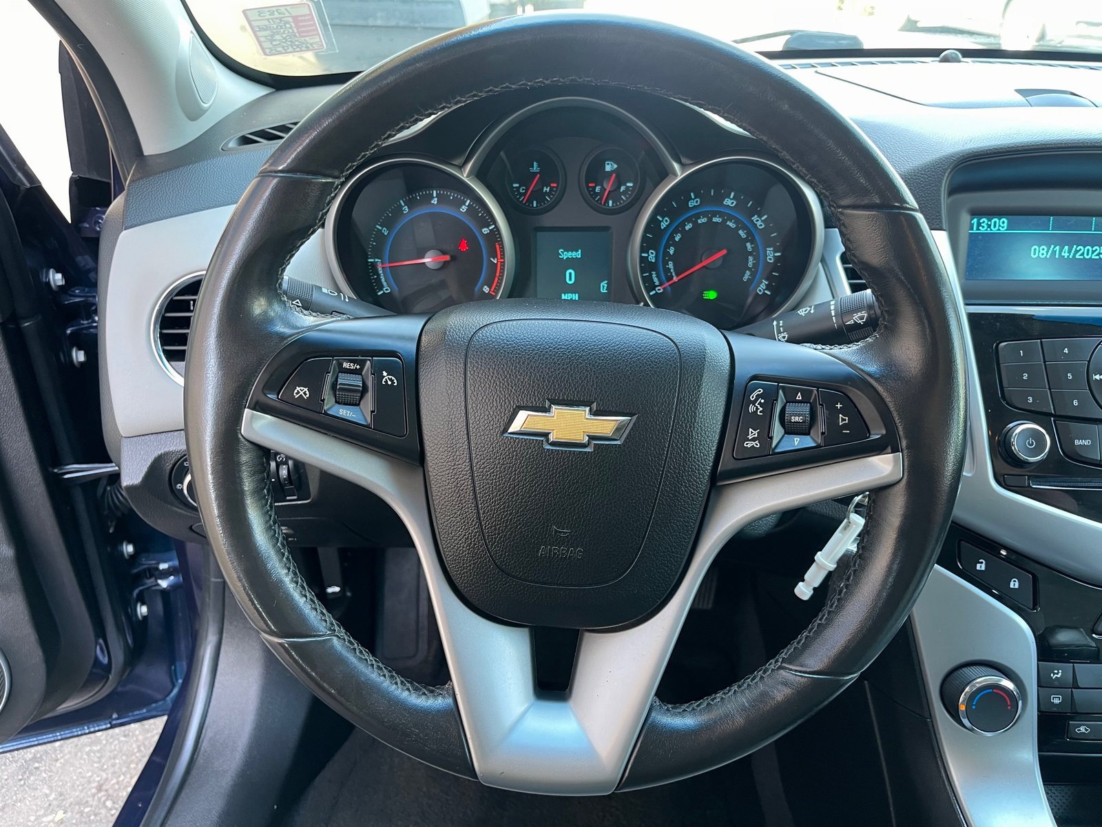 Used 2011 Chevrolet Cruze Eco image 23