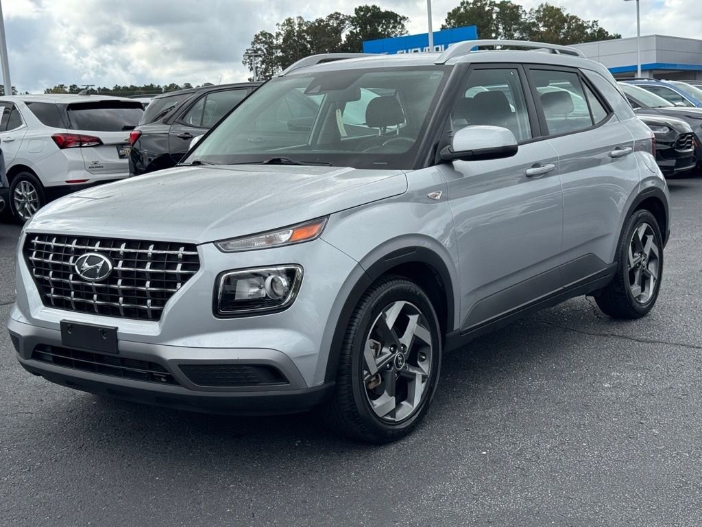 Used 2022 Hyundai Venue SEL w/ Cargo Package image 7