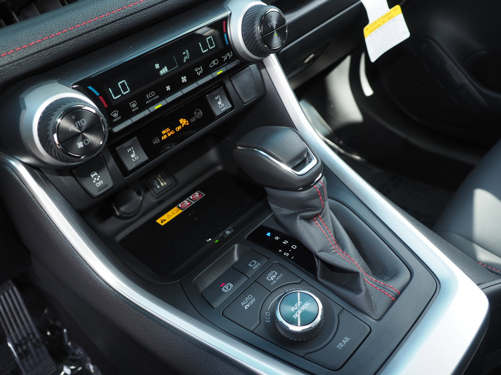 Used 2025 Toyota RAV4 XSE image 26