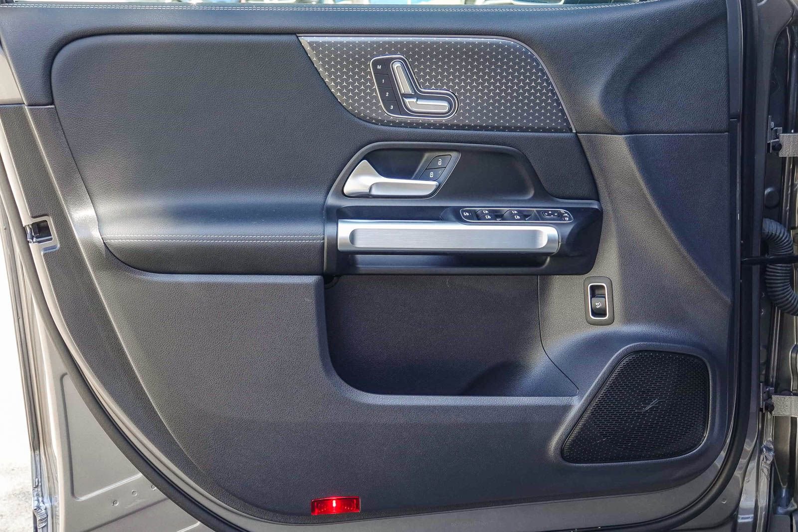 Used 2024 Mercedes-Benz EQB 300 4MATIC image 20