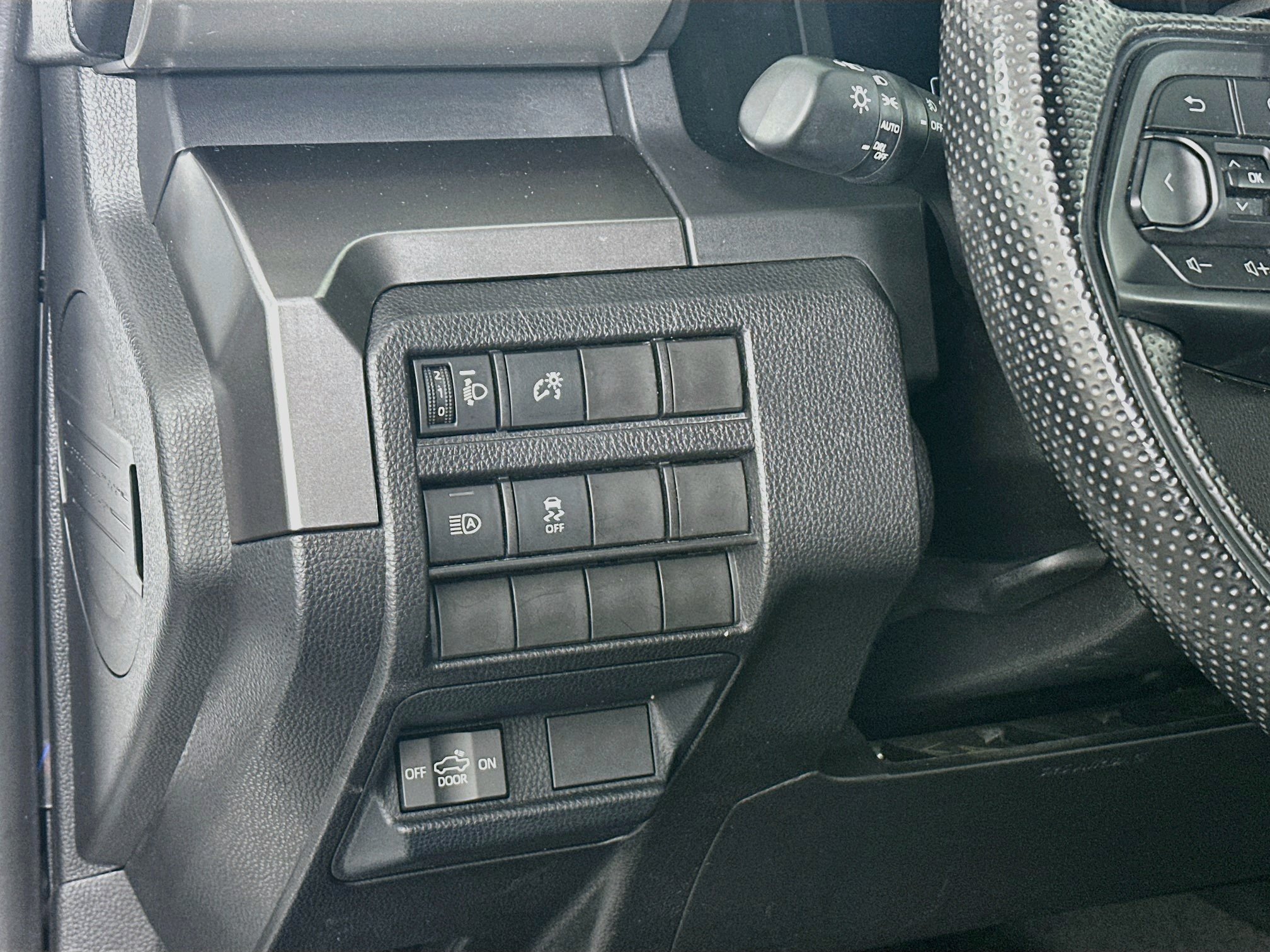 Used 2025 Toyota Tacoma SR5 RWD image 17