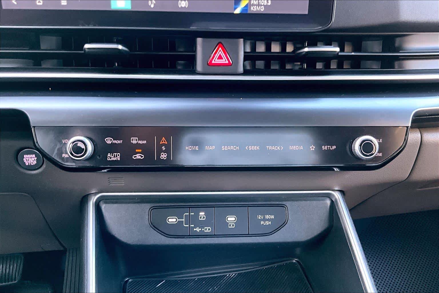 Used 2025 Kia Carnival FWD image 32