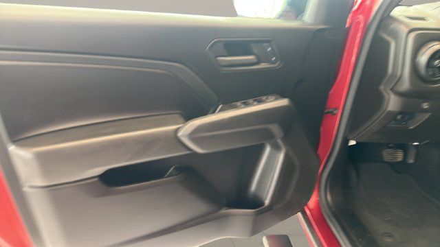 Used 2024 Chevrolet Colorado Trail Boss w/ Advanced Trailering Package AWD/4WD image 9