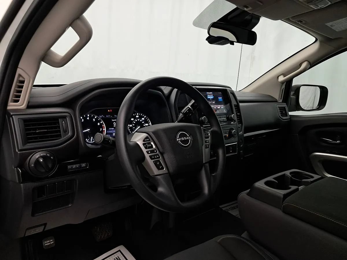 Used 2023 Nissan Titan SV RWD image 8