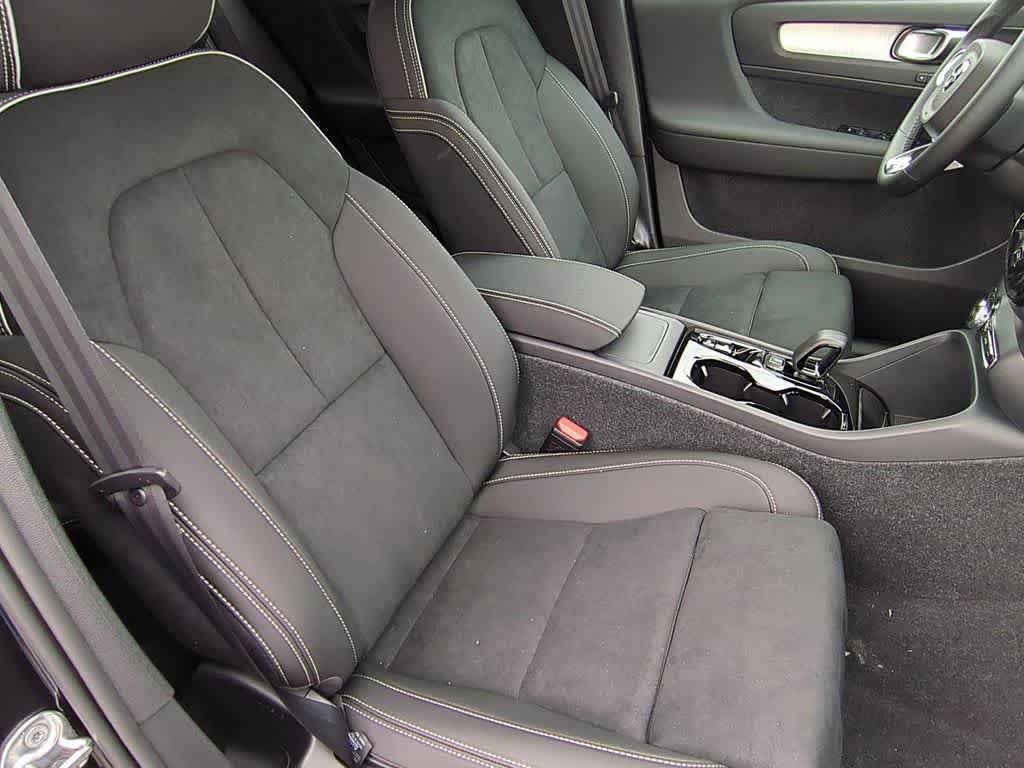 New 2026 Volvo XC40 B5 Ultra w/ Protection Package Premier AWD/4WD image 22