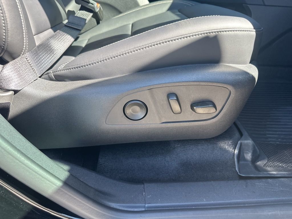 Used 2025 GMC Acadia Elevation w/ Elevation Premium Package image 30