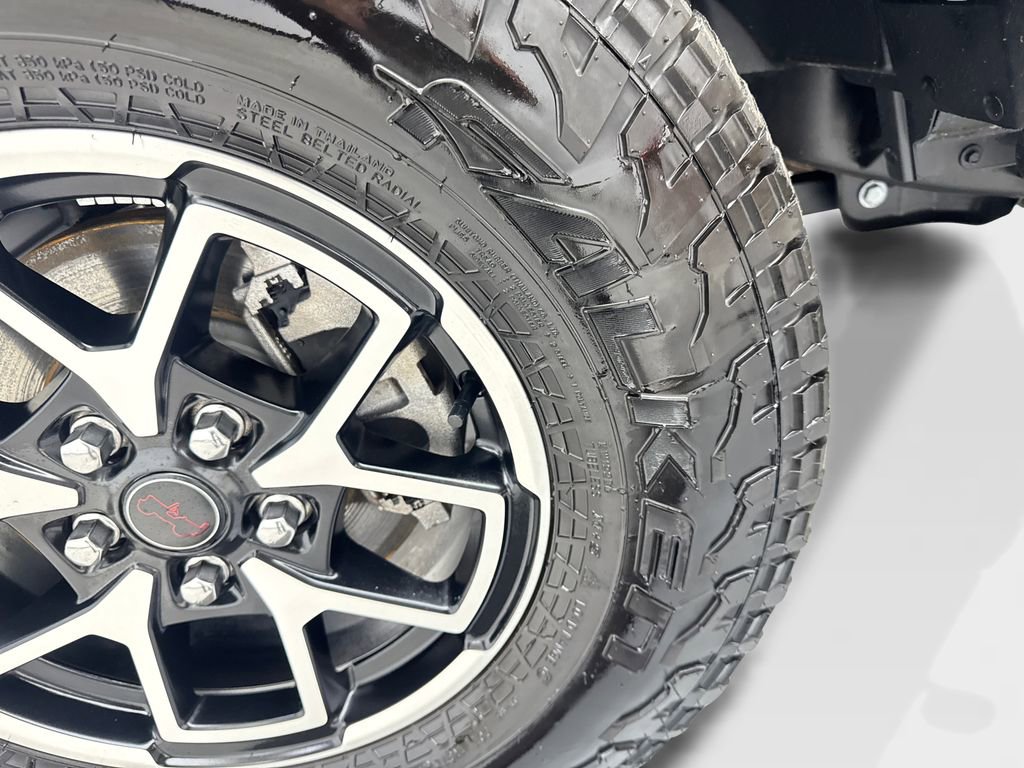 Used 2024 Jeep Gladiator Rubicon w/ Technology Group AWD/4WD image 87