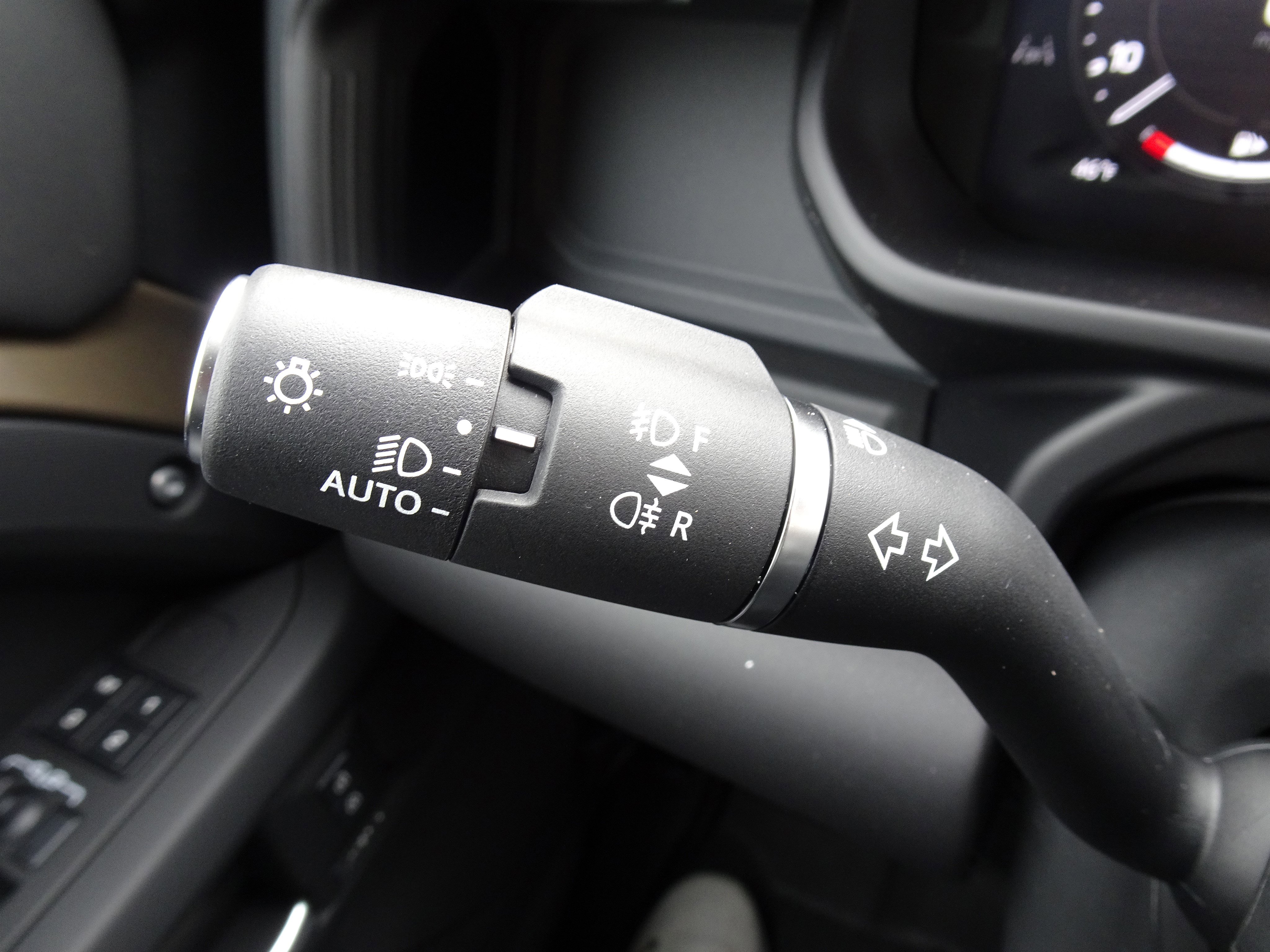 New 2026 Land Rover Defender 110 S image 28