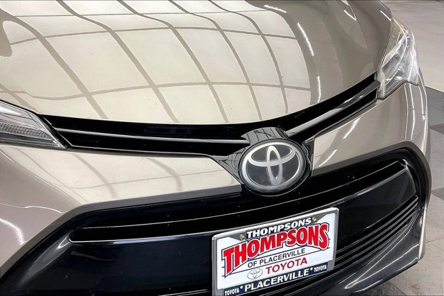 Used 2017 Toyota Corolla LE image 28