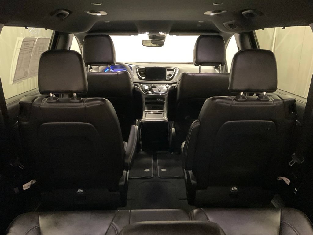 Used 2023 Chrysler Pacifica Touring-L w/ S Appearance Package FWD image 25
