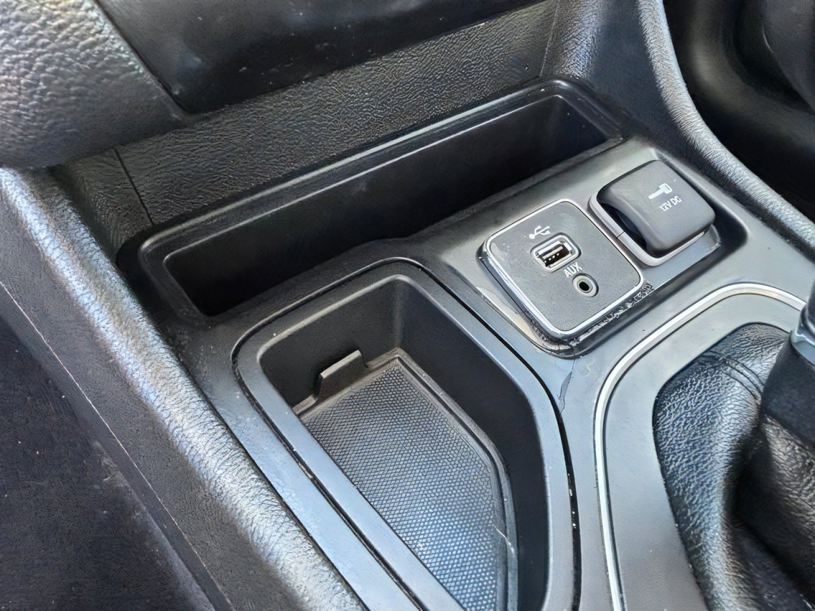 Used 2019 Jeep Cherokee Latitude Plus w/ Comfort/Convenience Group FWD image 15
