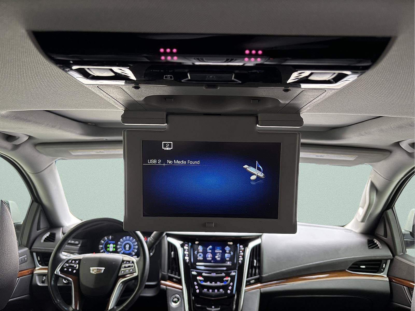 Used 2020 Cadillac Escalade Luxury AWD/4WD image 39