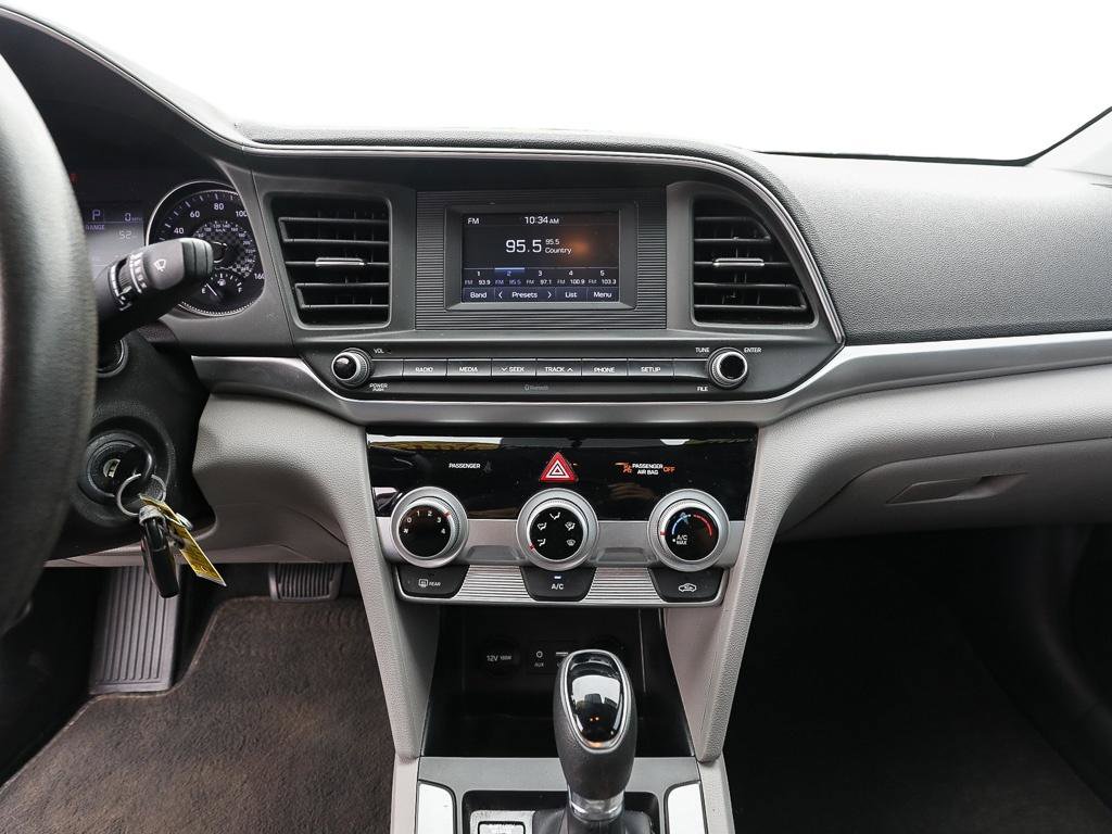 Used 2019 Hyundai Elantra SE FWD image 15