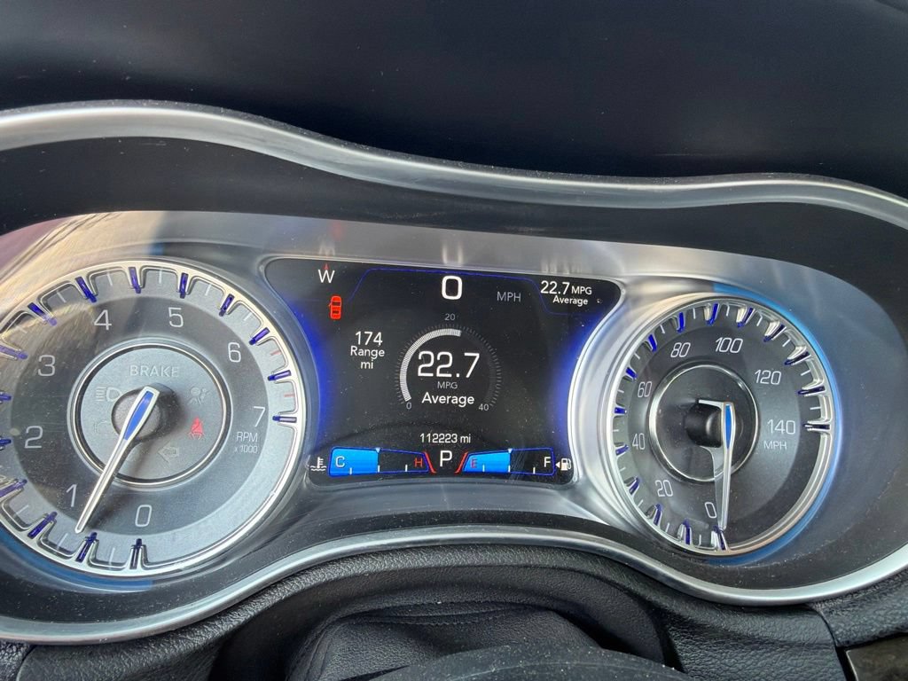 Used 2015 Chrysler 300 C AWD/4WD image 15