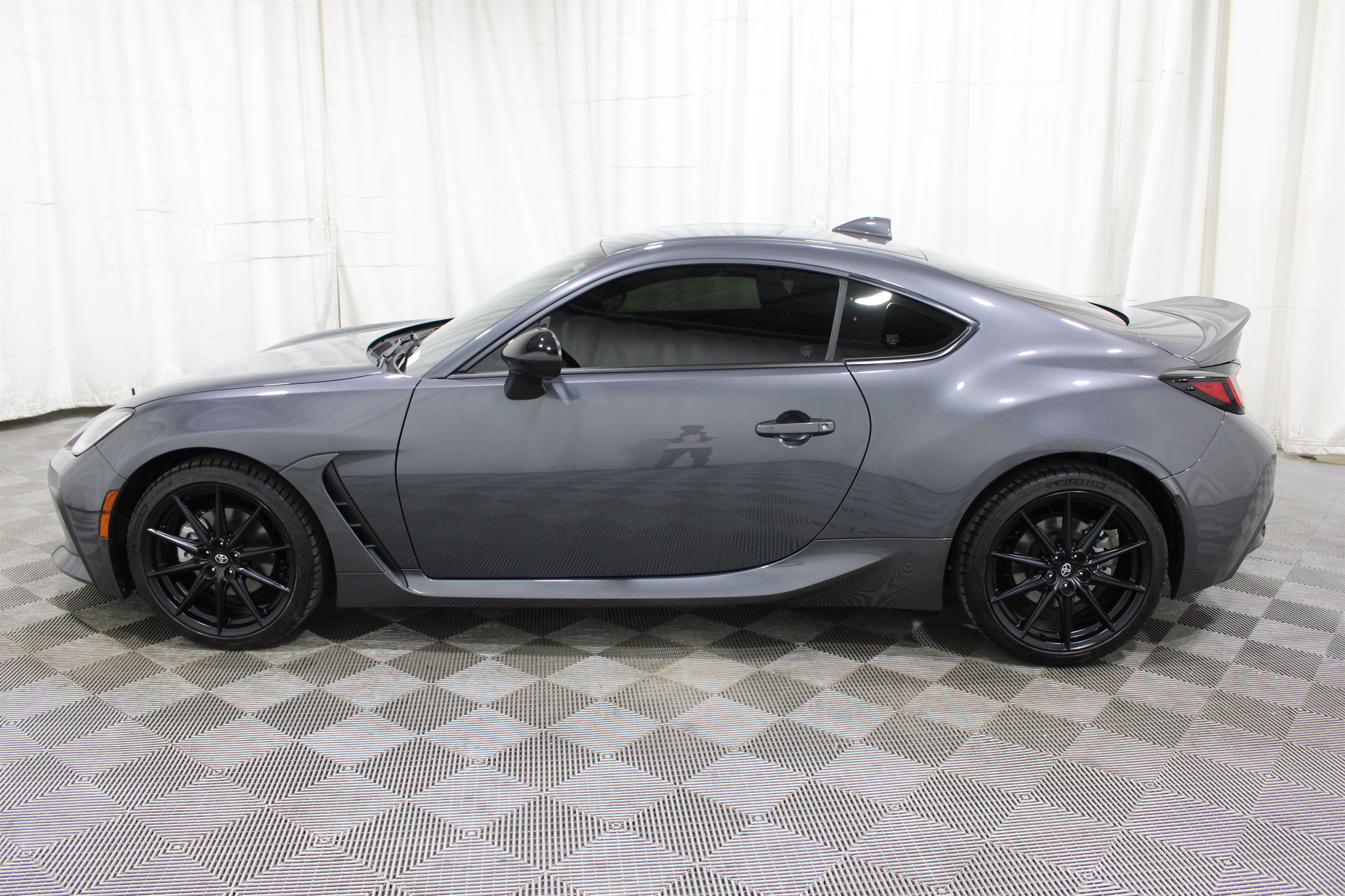 Used 2025 Toyota GR86 Premium w/ ALL Weather Mat Package (TMS) image 29